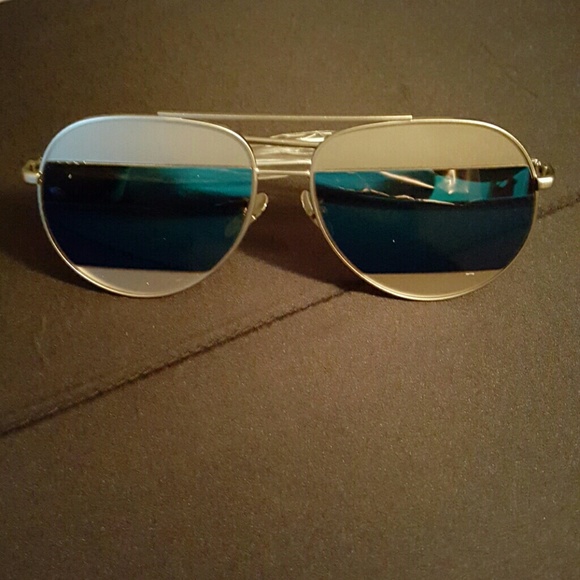 Avaitors - Picture 2 of 4