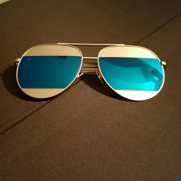 Avaitors - Picture 4 of 4