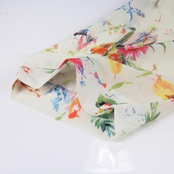 ✨HOST PICK✨ Sheer Floral Kimono - Picture 3 of 7