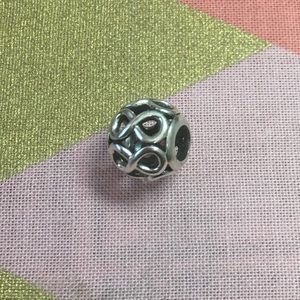 Pandora infinite shine charm