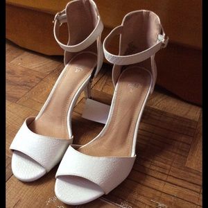 H&M Kitty Heel with Details