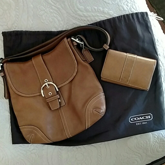 Coach leather soho bag w/wallet and dust bag