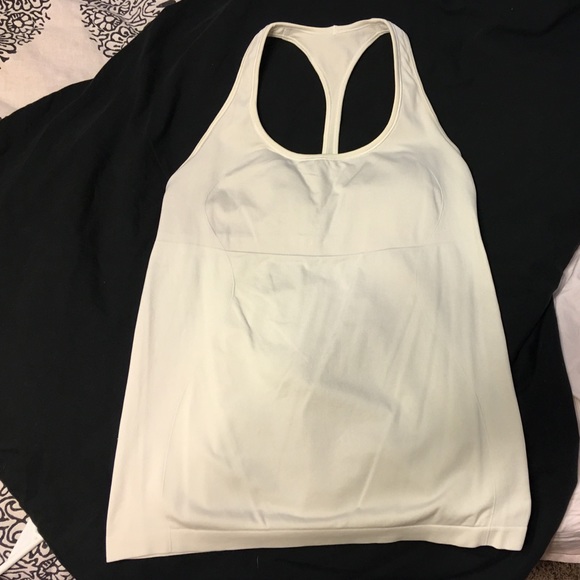 Lululemon workout tank tried on once - Picture 1 of 4