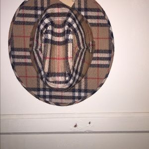 Burberry hat