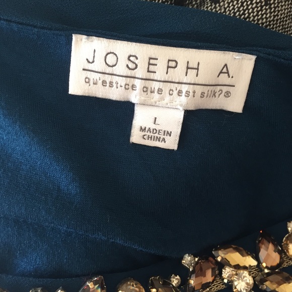 ❌sold❌ Joseph A. Blouse with jeweled neckline - Picture 4 of 4