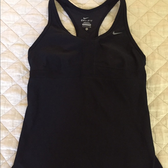 Nike run/tennis top size small black