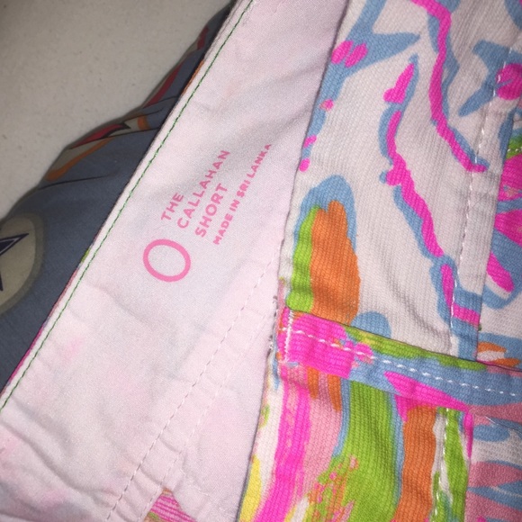 Pink print Lilly Pullitzer shorts - Picture 3 of 4