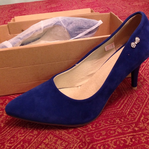 Beautiful blue shoes