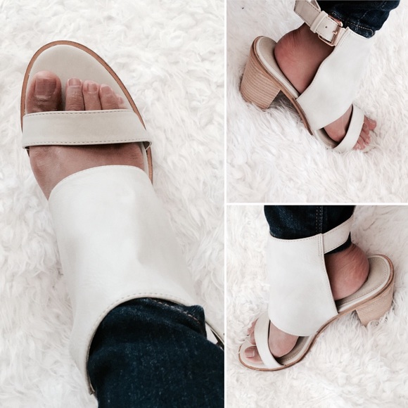 SOLD❗️📷📷 Catherine Malandrino Sandals - Picture 2 of 2