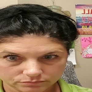 Meet your Posher, Dina