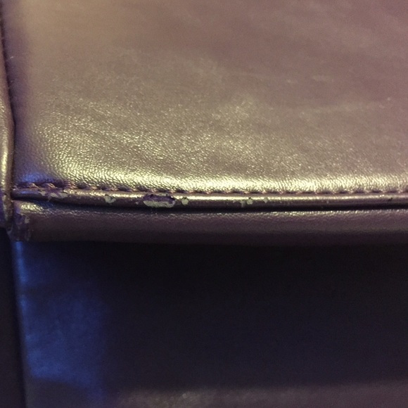 Purple bag with 2 outside pockets and 2 inside - Picture 4 of 4