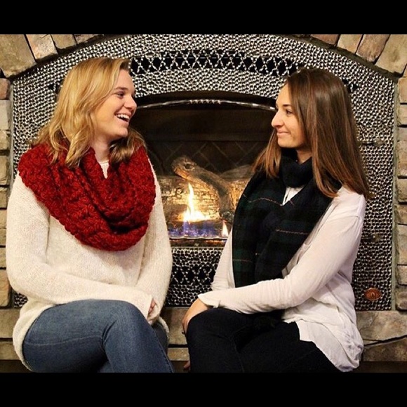 Meet your Posher, Sarah - Picture 2 of 2