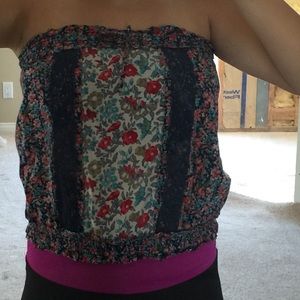 Strapless slip on shirt . Very cute . Almost new