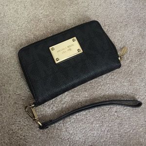 Michael kors iPhone wallet/wristlet