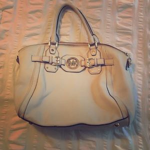 Michael Kors bag off white!!! Like new!!!