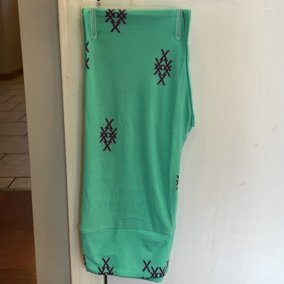 New OS Lularoe leggings green w/ purple x's