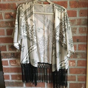 Cream and black patterned fringe kimono