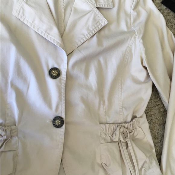 Jacket - Picture 2 of 3