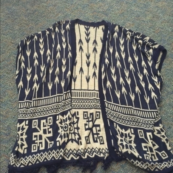 Tribal Print Sleeveless Sweater