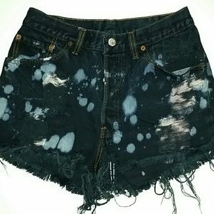 URBAN OUTFITTERS Renewal LEVI Shorts