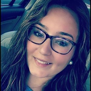 Meet your Posher, Alexandra