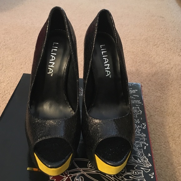Platform heels - Picture 2 of 2