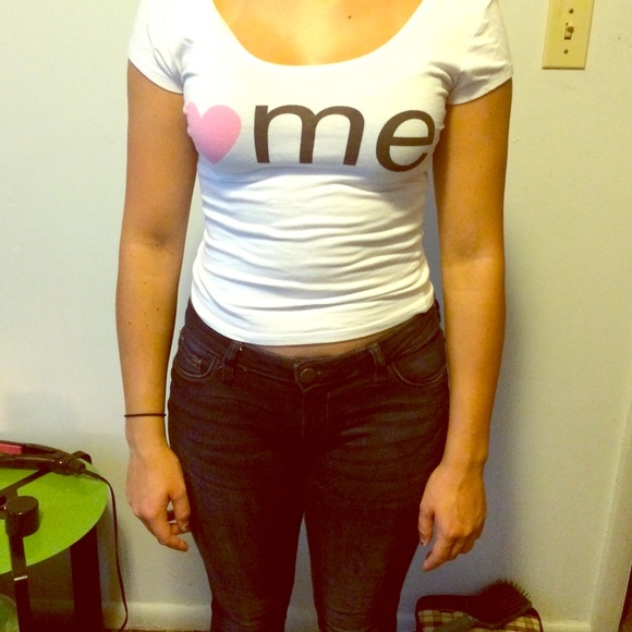 "Heart me" graphic top
