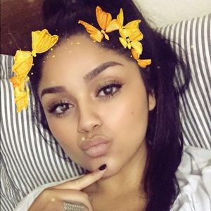 Meet your Posher, Monique