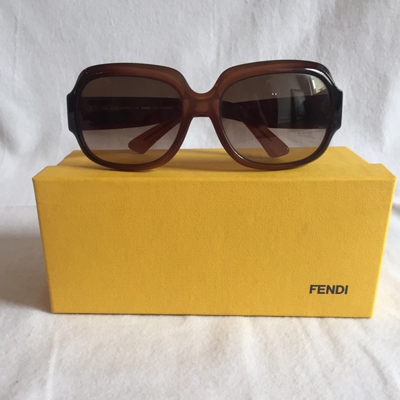 NWOT Fendi Sunglasses - Picture 2 of 4