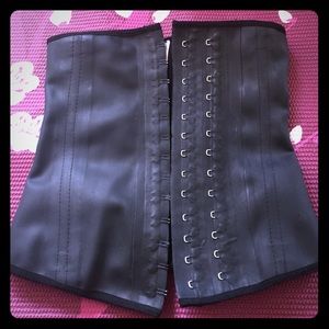 Ann Chery waist cincher size 32