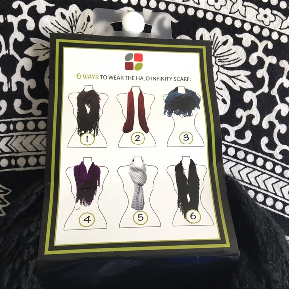 Black Halo Infinity Scarf by Dearfoams - Picture 4 of 4