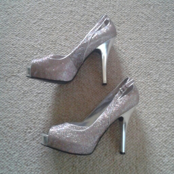 Guess Silver Sparkle heels - like new