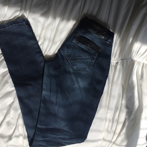 Dark wash skinny sequin pockets jeans✨👖