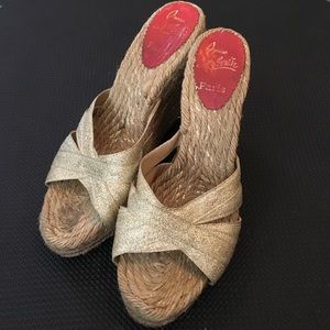 Christian Louboutin gold wedges 10 40