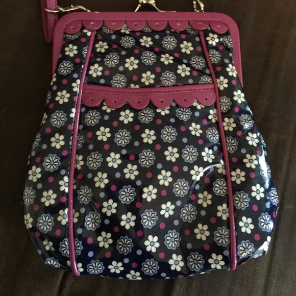 a Vera Bradley frill crossbody - Picture 2 of 4