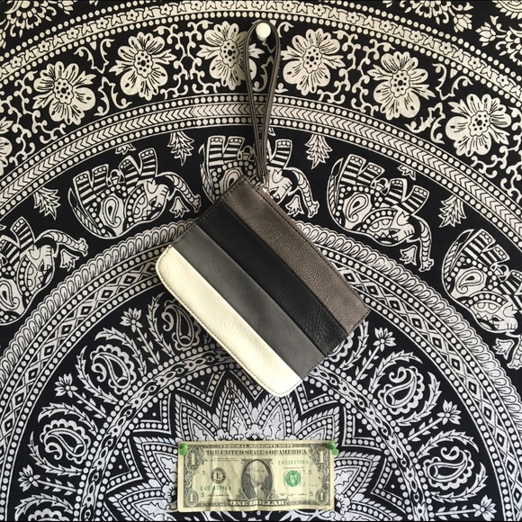 Charming Charlie Ombré Streak Wristlet - Picture 2 of 4