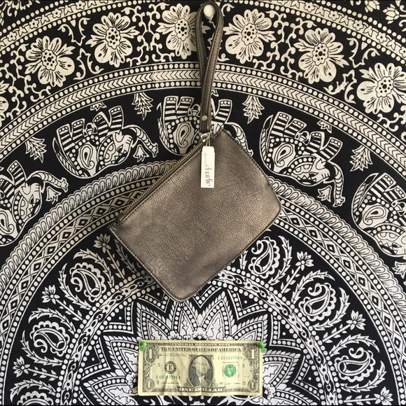 Charming Charlie Ombré Streak Wristlet - Picture 3 of 4