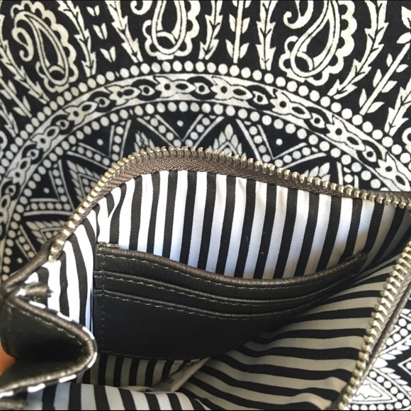 Charming Charlie Ombré Streak Wristlet - Picture 4 of 4