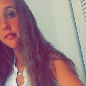 Meet your Posher, Ayla