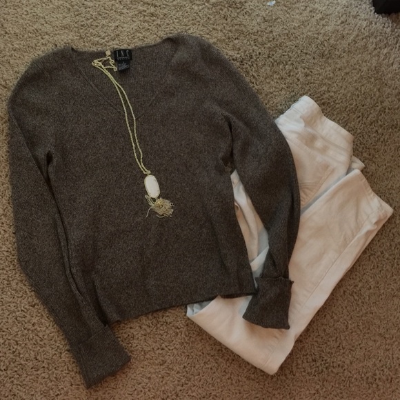 Nice sweater! - Picture 1 of 1