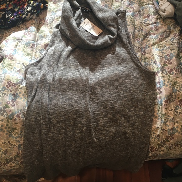 NWT express gray sleeveless turtleneck