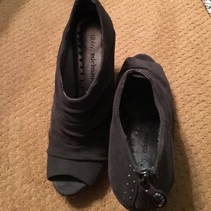 Libby Edelman peep toe heels