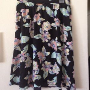 Black flower print skirt
