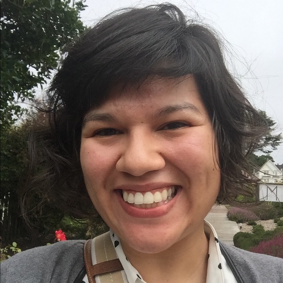 Meet your Posher, Alyssa - Picture 3 of 3