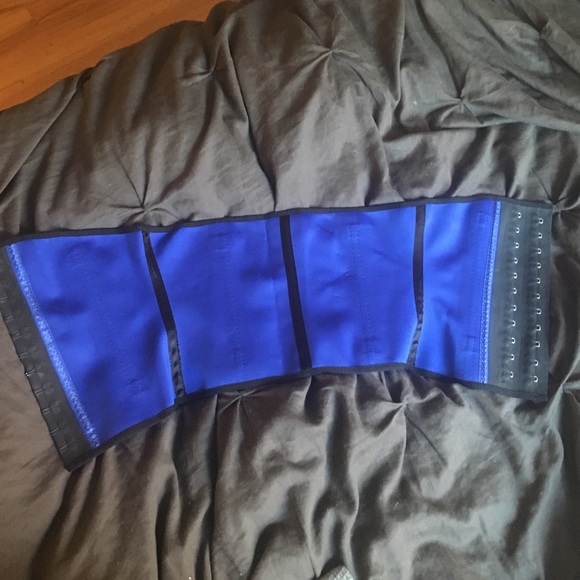 Waist trainer