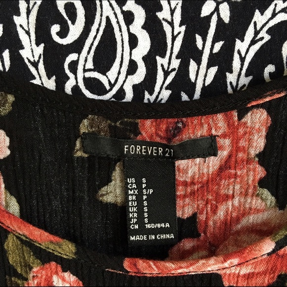 Forever 21 Floral Crop Top - Picture 4 of 4