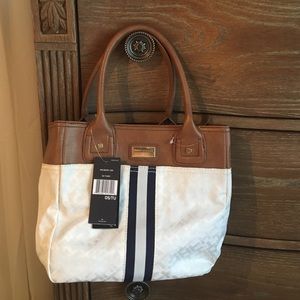 🇺🇸SALE🇺🇸 NWT Tommy Hilfiger Handbag