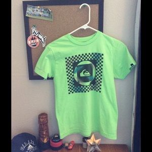 Neon green quiksilver tee