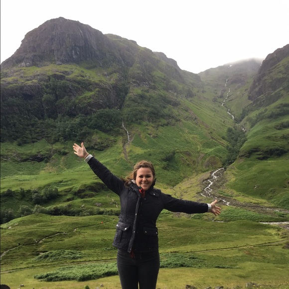 Meet your Posher, Kara - Picture 2 of 3