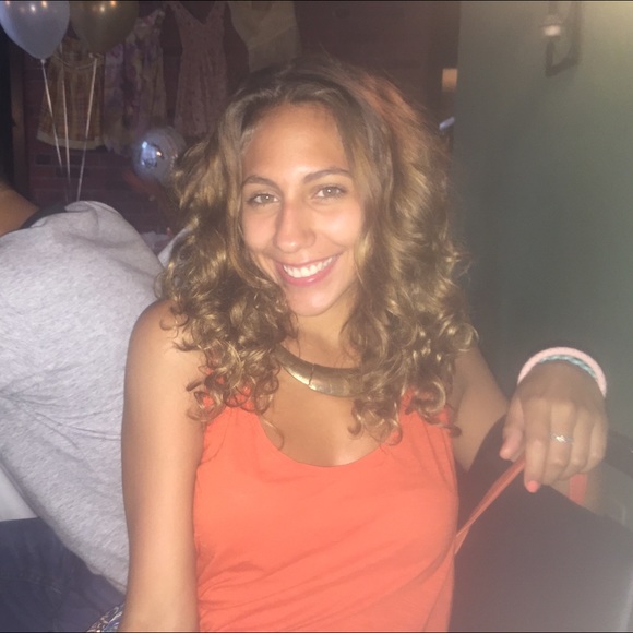 Meet your Posher, Briana - Picture 1 of 1